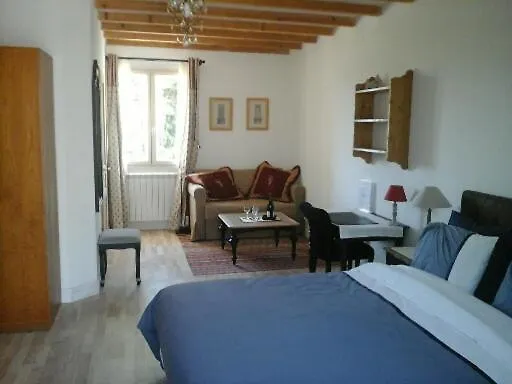 Bed and Breakfast La Dentelliere Saint-Hippolyte-le-Graveyron