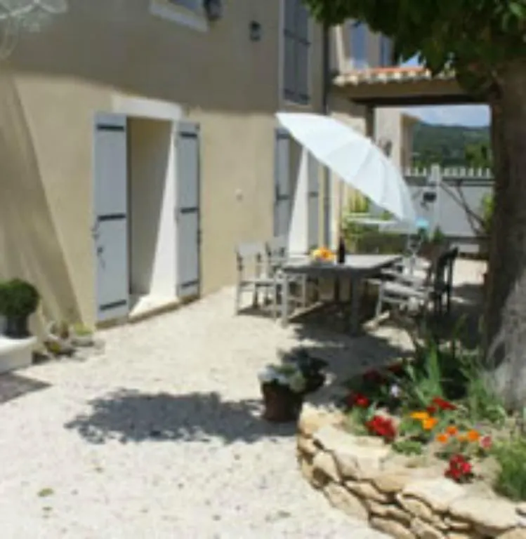 Bed and Breakfast La Dentelliere Saint-Hippolyte-le-Graveyron 3*,